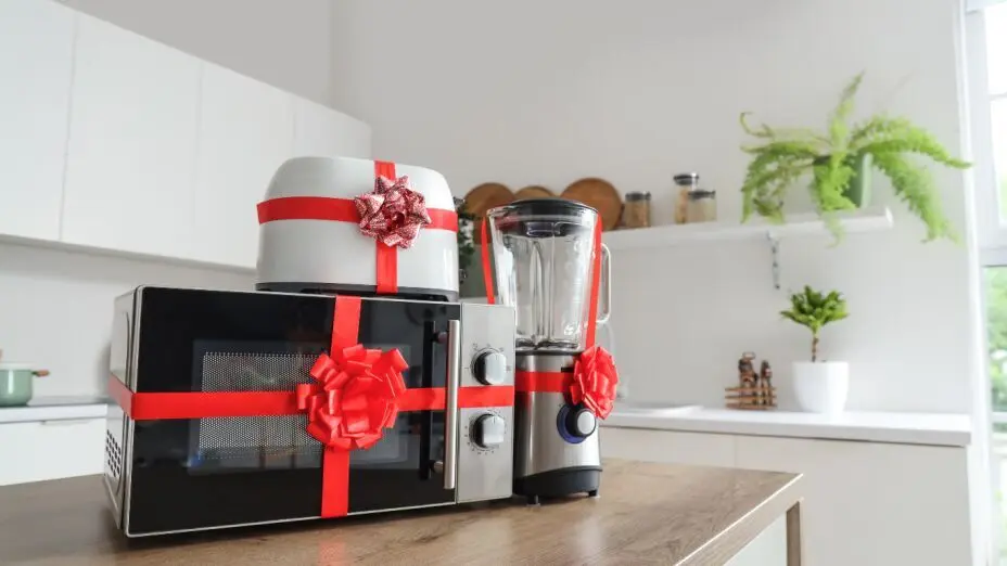 Stylish and practical wedding home gifts, including engraved glassware and smart kitchen tools.