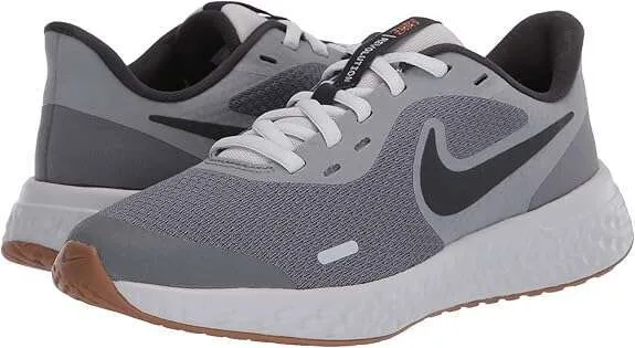 Nike Unisex-Child Revolution 5 Running Shoe