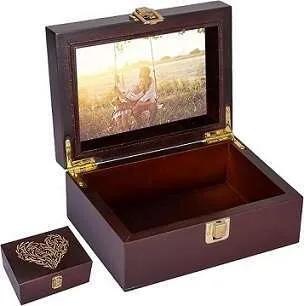 2. Personalized Keepsake Box