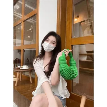 Chic Hand Bread Women's Clutch Fashionable Handbag