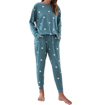 Cute Women's Pajama Set with Heart Print and Pockets