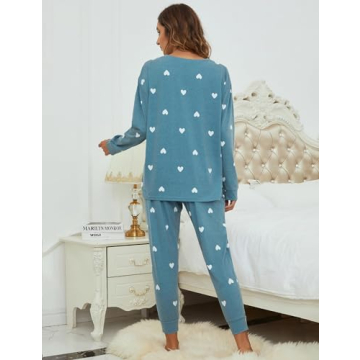 Cute Women's Pajama Set with Heart Print and Pockets