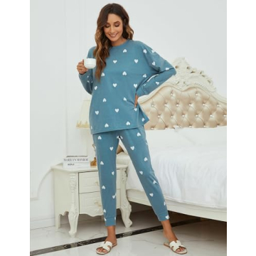 Cute Women's Pajama Set with Heart Print and Pockets