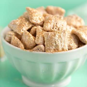 Sweets Indeed Gold Edible Glitter, Perfect for Drinks, Cocktails, Beverages & Cake Decorating, Dessert Cake Topper, 4 grams (Gold 4g)