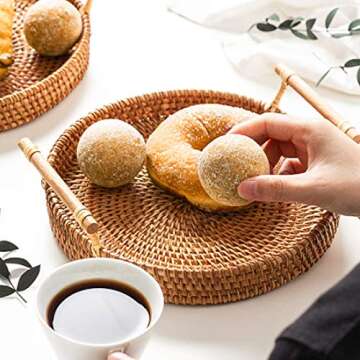 Rattan Round Serving Tray, 2 Size Hand-Woven Rattan Tray Serving Tray with Handles, Wicker Tray Basket Tray for Bread Fruit Food Coffee Breakfast Display