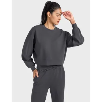 Women’s Crewneck Cropped Sweatshirt for Style and Comfort