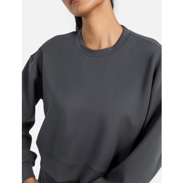 Women’s Crewneck Cropped Sweatshirt for Style and Comfort