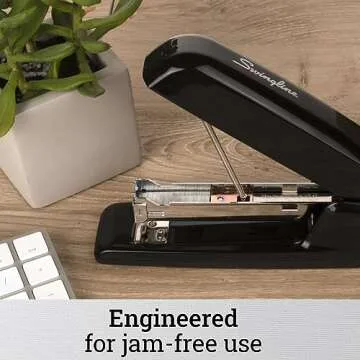 Swingline Stapler, 30 Sheet Capacity, 747 Business Stapler, Jam Free, Metal, Black (74732)