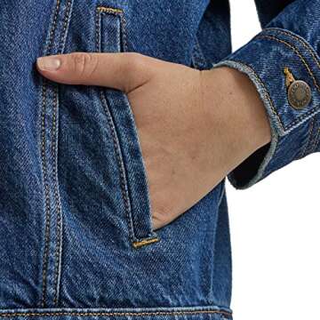 Wrangler Women's Relaxed Fit Girlfriend Denim Jacket
