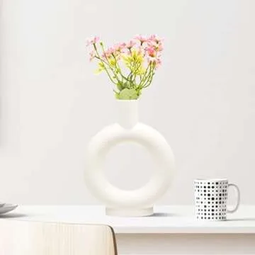 Elegant Geometric Vase for Home and Office Decor