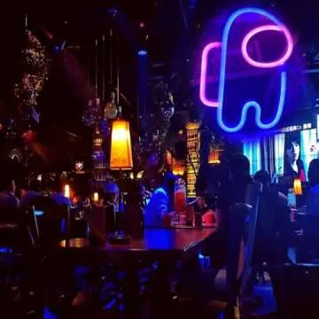 QiaoFei Alien Neon Sign Lights Astronaut with USB or Battery Operated for Kid's Room Bedroom Bar Res...