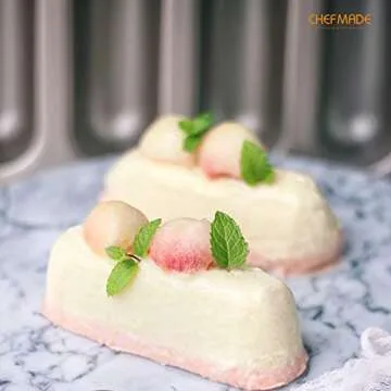 CHEFMADE Twinkie Cake Pan, 8-Cavity Non-Stick Mini Hotdog-Shaped Muffin Eclair Bakeware for Oven Baking (Champagne Gold)