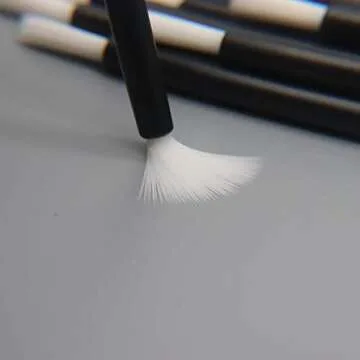 100 Pcs Disposable Makeup Lip Brushes PYO Cookie Paint Brushes Nail Polish Brushes Cosmetic Lip Brush Wands mini paint brushes for cookies (Black)