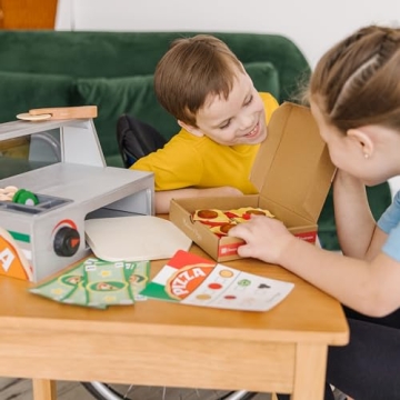 Melissa & Doug Wooden Pizza Counter Play Set for Kids