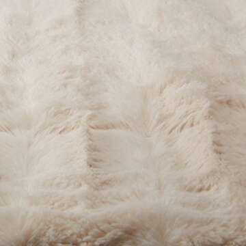 Pinzon Faux Fur Throw Blanket – Luxurious Softness