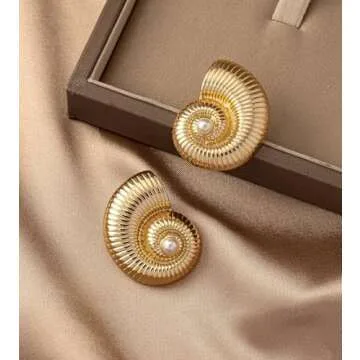 LILIE&WHITE Shell Earrings For Women With White Pearl Conch Studs Earrings Gold Shell Earrings Statement Earrings Gold Ocean Beach Earrings Chic Jewelry Present