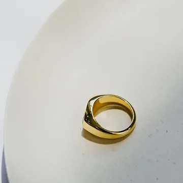 Black Enamel Oval Statement Ring | 18K Gold Plated