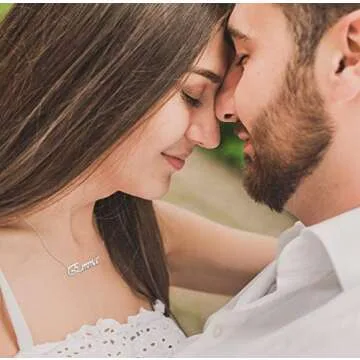 Q&Locket Personalized Custom Name Necklace Script Initial Nameplate Necklaces for Womens