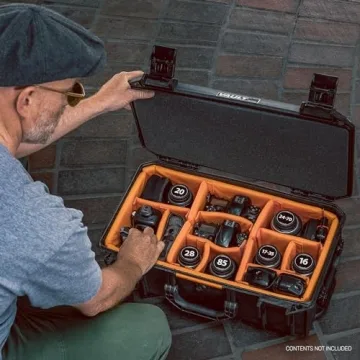 Pelican Vault - v525 Case for Cameras and Gear Protection
