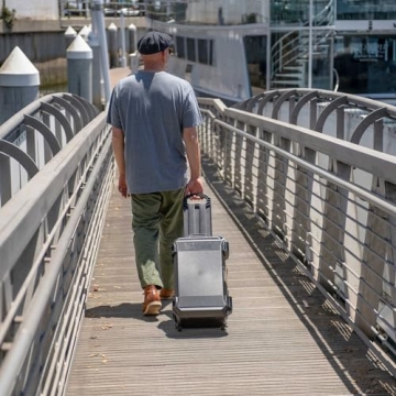 Pelican Vault - v525 Case for Cameras and Gear Protection