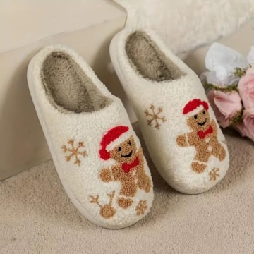 Cozy QIPILON Christmas Slippers for Festive Comfort