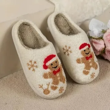 Cozy QIPILON Christmas Slippers for Festive Comfort