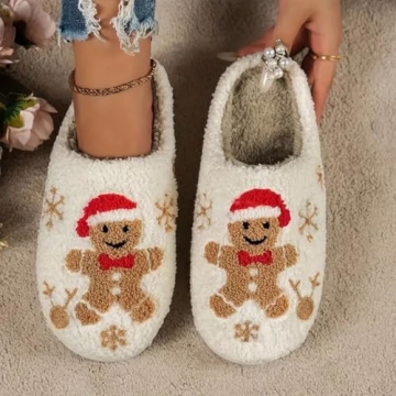 Cozy QIPILON Christmas Slippers for Festive Comfort