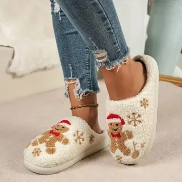 Cozy QIPILON Christmas Slippers for Festive Comfort