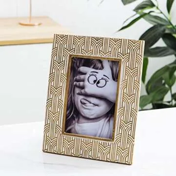 Kimdio 4x6 Rustic Gold Picture Frame for Home or Office Display