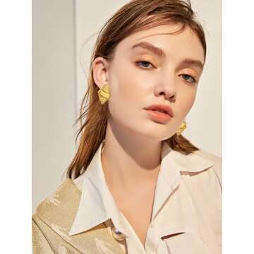 WOWORAMA Chunky Gold Conch Shell Earrings for Women