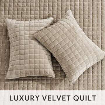 RECYCO Luxury Velvet Quilt Set, Elegant Bedding for All Seasons