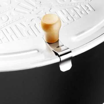 Great Northern Campfire Popcorn Popper with Handle