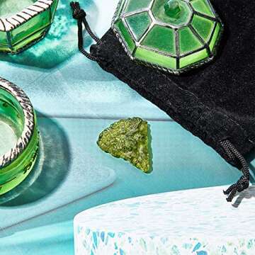 Artificial Moldavite Czech Meteorite Green Stone Irregular Shape Rough Crystal Energy Moldavite Pendants Irregular Shape Moldavite Multi-Functional Stone for DIY Jewelry Making, About 3 g