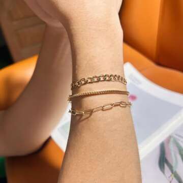 Set of 5 Different Dainty Gold Chain Bracelets Set for Women Gold Plated Link Chain Bracelets for Women Trendy Gold Stackable Cuff Bracelets for Jewelry Gifts Women Adjustable Bracelet