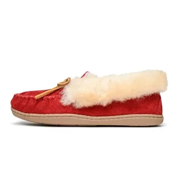 Minnetonka Women's Alpine Sheepskin Slippers: Stylish Comfort for All Seasons