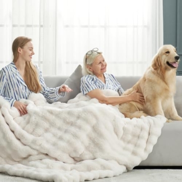 Cozy Bliss Faux Fur Throw Blanket for All Seasons Comfort