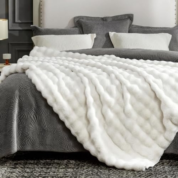 Cozy Bliss Faux Fur Throw Blanket for All Seasons Comfort