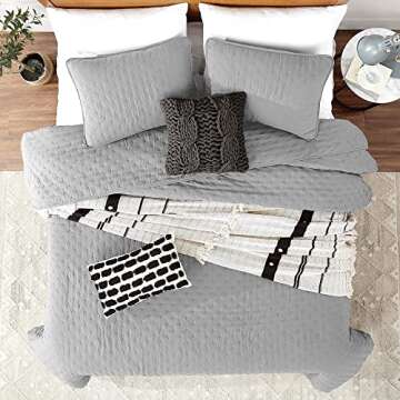 ROARINGWILD Light Grey Twin Size Quilt Bedding Sets with Pillow Sham, Lightweight Bedspread Coverlet...