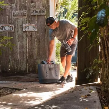 YETI Rambler 35 oz Tumbler with Handle and Straw Lid