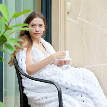 SUNYRISY Chunky Knit Throw Blanket, Luxury Soft Cozy Chenille Throw Blanket, Large Throw Bed Blanket for Couch, Sofa, Home Decor,Gift - Machine Washable (White 60x80 in)