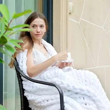 SUNYRISY Chunky Knit Throw Blanket, Luxury Soft Cozy Chenille Throw Blanket, Large Throw Bed Blanket for Couch, Sofa, Home Decor,Gift - Machine Washable (White 60x80 in)