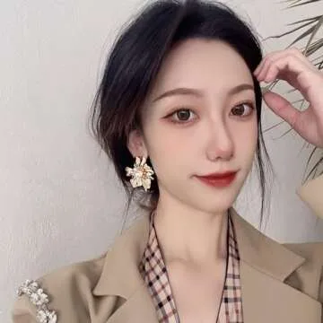 Vavhoo Gold Flower Earrings for Women Big Gold Earrings Flower Gold Statement Earrings for Sensitive Ears Hypoallergenic Earrings for Women Boho Jewelry Gift (Gold)