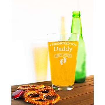CARVELITA Promoted To Daddy Est 2023 Beer Glass - 16oz Engraved Beer Pint, Gifts For New Dad, New Dad Gifts For Men, First Time Dad Gifts, Dad To Be Gifts First Time, New Dad Gifts, For Fathers Day