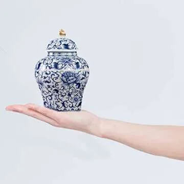 ARTLINE Jingdezhen Ceramic Ginger Jar with Lid, Chinese Style Temple Jar, Blue and White Decorative Vase for Home Decor, Ceramic Storage Jar for Home Kitchen Dining Decoration