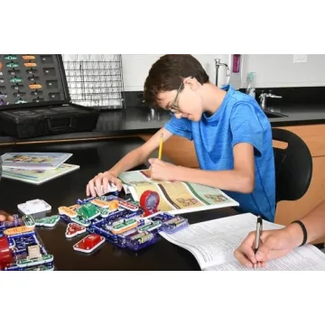 Snap Circuits Extreme SC-750 Electronics Exploration Kit