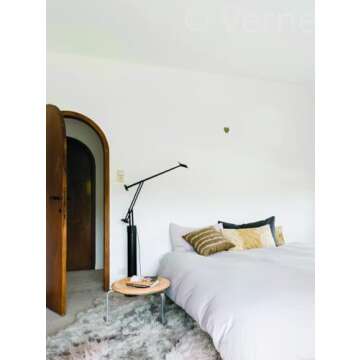 Bea Mombaers: Items & Interiors