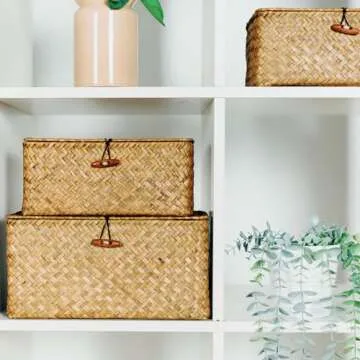 Ruosuruosu Decorative Wicker Storage Bins with Lids,Woven Seagrass Storage Baskets for Kids Toys,Shelves, Bathroom, Bedroom,Set of 3 Stackable Storage Boxes Large, Medium, Small