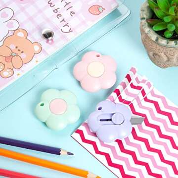 Fengek 3 Pcs Mini Retractable Utility Knife Flower Pocket Box Cutters Plastic Letter Opener Slide Open with Keychain Hole for Box Letter Envelope, Flower Shape