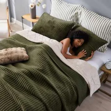 SHALALA Velvet Quilt King Size,Striped Bedding Set,Lightweight Velvet Comforter,Luxurious Cozy Bedspread and Coverlet with Soft Brushed Microfiber Back for All Season(King,Army Green)