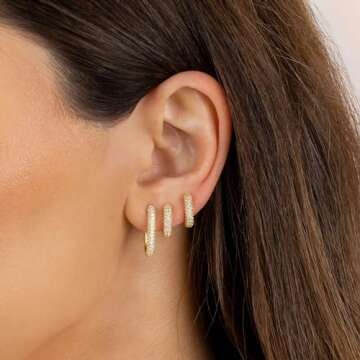 Pavé Oval Huggie Earring Gold 15MM